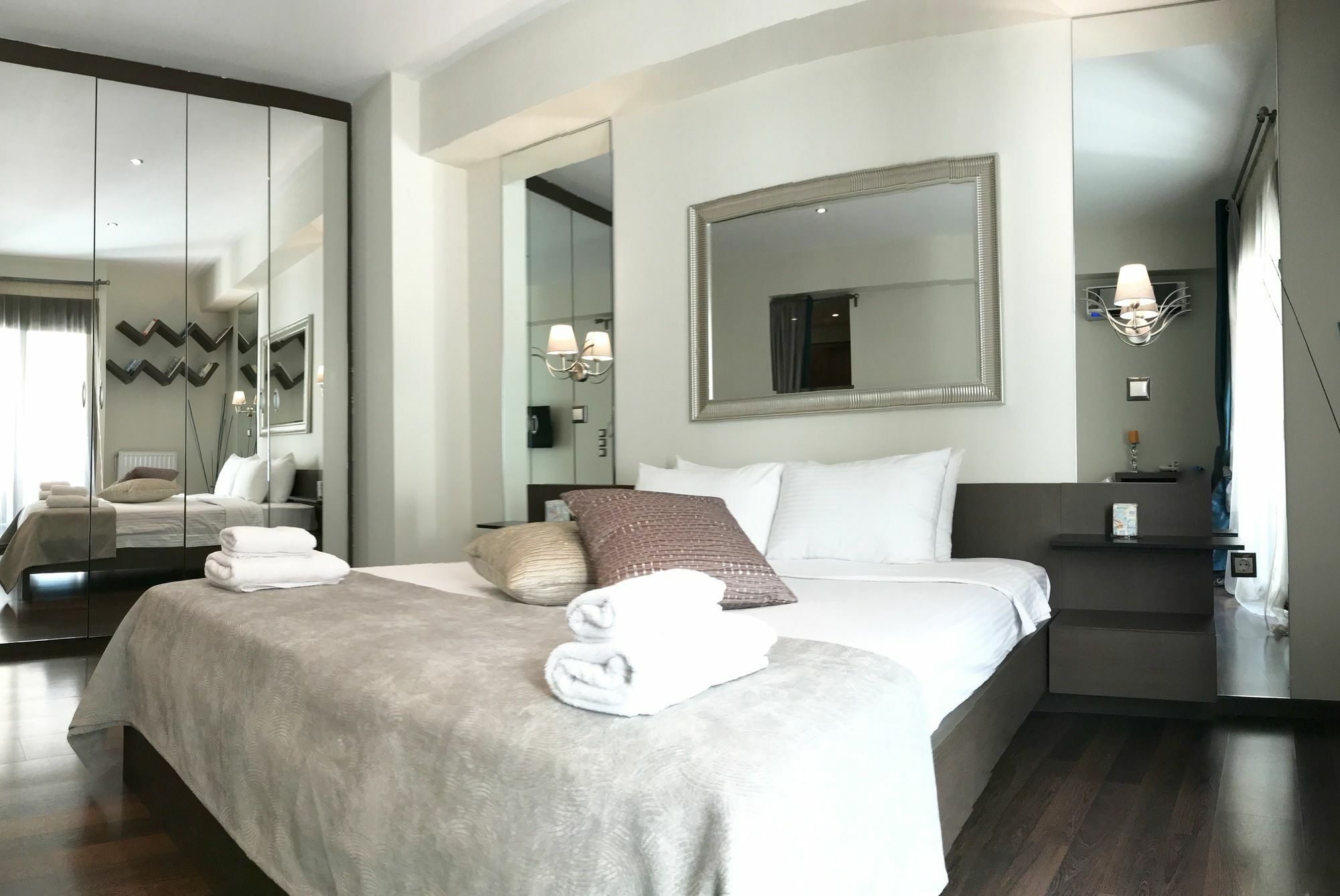 Athens Luxury Suites Ngoại thất bức ảnh